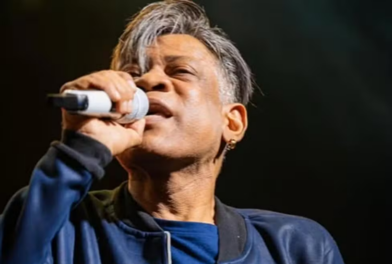 Ex-vocalista do Calcinha Preta