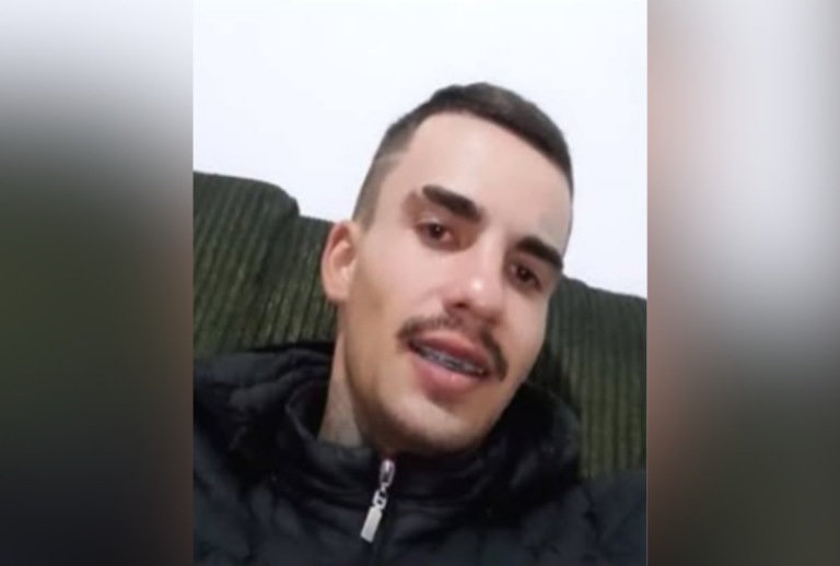 jovem morto a tiros