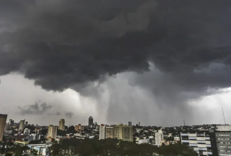 Alerta de tempestade no no Paraná hoje