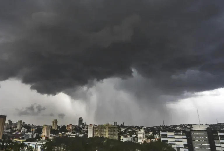 Alerta de tempestade no Paraná nesta quinta-feira, 1 de outubro