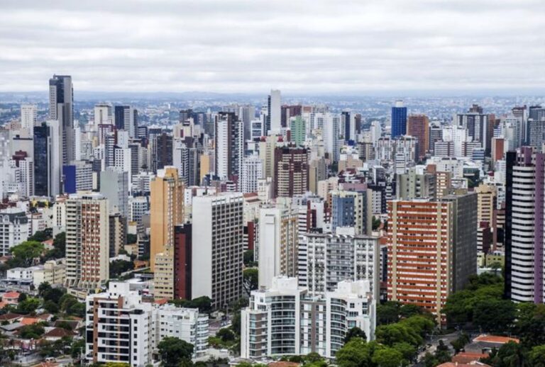 O Centro continua sendo o bairro mais procurado por quem compra imóveis residenciais em Curitiba
