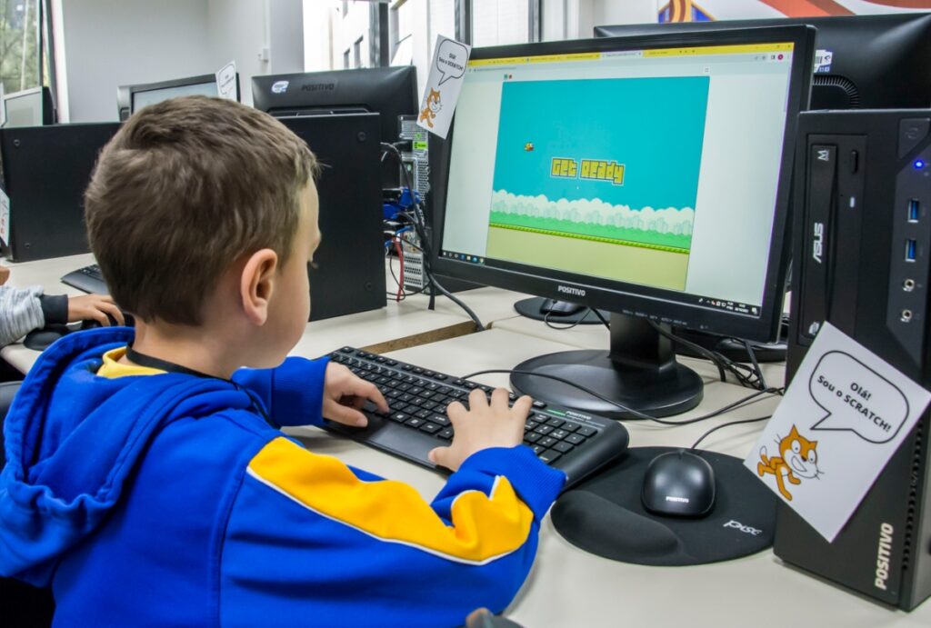 O cadastro escolar em Curitiba para a pré-escola e o 1º ano do Ensino Fundamental começa nesta quinta-feira (1º). Veja como registrar a vaga.