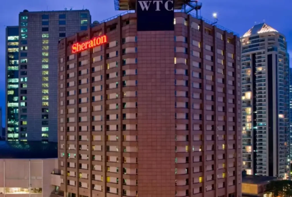 Um empresário norte-americano foi encontrado morto em um quarto do hotel Sheraton World Trade Center, na Zona Sul de São Paulo