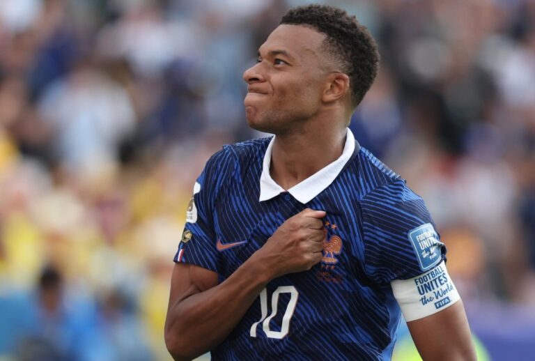 Jovem é preso na França por planejar o sequestro de Kylian Mbappé. Na lista com endereços de famosos, o atacante era 'alvo muito rico'.