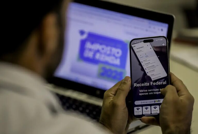 A Receita Federal abriu nesta quarta-feira (23) a consulta a mais um lote de restituição do Imposto de Renda 2026.