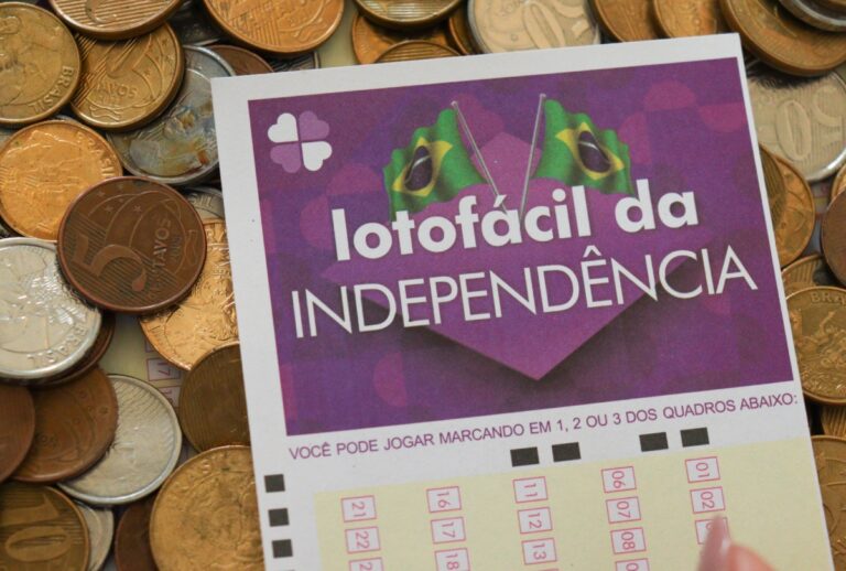 Lotofácil da Independência 2026 sorteia R$ 300 milhões no dia 15 de setembro. Veja data, horário e regras das apostas.