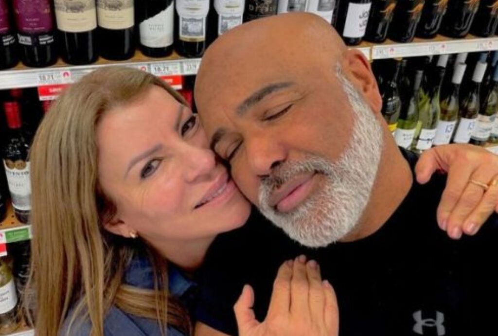 A publicação foi feita horas depois do início da operação para localizar o marido