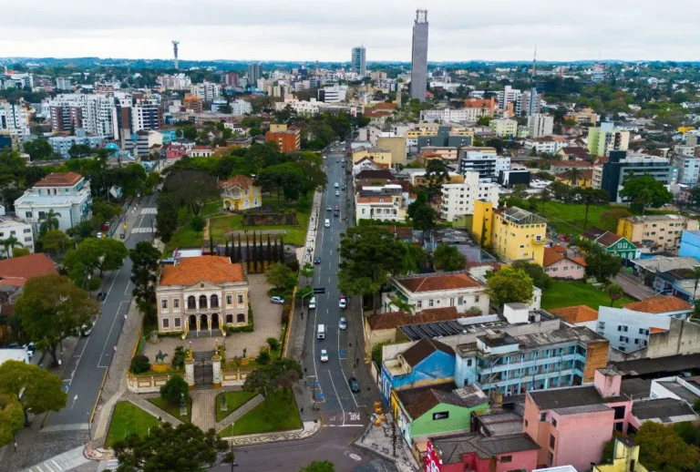 Rua no coração da cidade pode virar um novo polo cultural de Curitiba