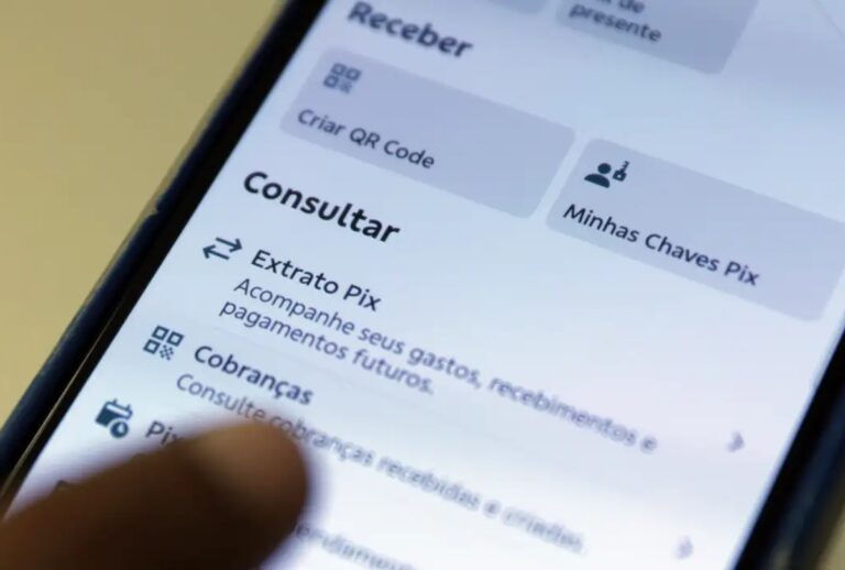 Número de Pix caiu 10% no Brasil logo após a proibição das apostas esportivas online (bets). O volume financeiro também despencou 15,5%.