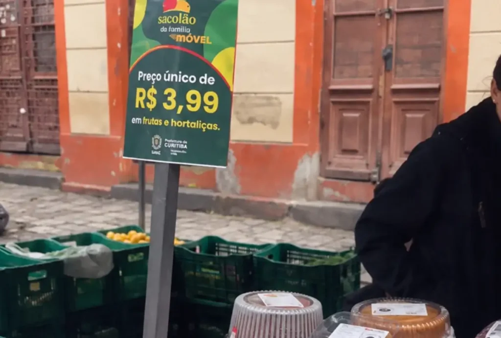 Sacolão da família em Curitiba agora é móvel