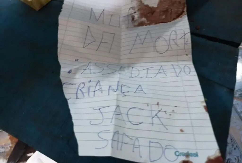 Nenhuma outra pessoa foi encontrada no imóvel no momento da chegada dos policiais.