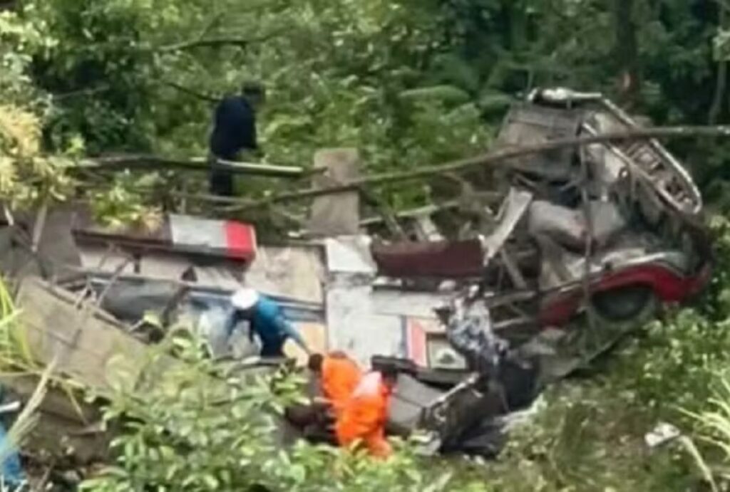 Acidente com ônibus escolar