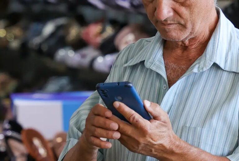 Anatel aprovou a obrigatoriedade da biometria facial para linhas de celular pré e pós-pagas. Saiba como evitar o cancelamento da sua linha.