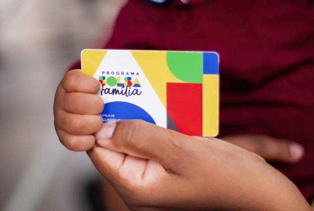 Bolsa Família pode ser bloqueado por dois meses após revisão cadastral.