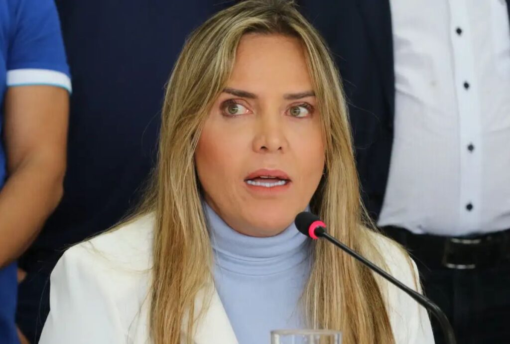 Celina Leão