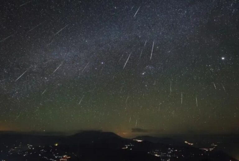 Chuva de meteoros Orionídeas atinge o pico na madrugada desta quarta-feira (21). Confira o melhor horário e como assistir ao espetáculo.