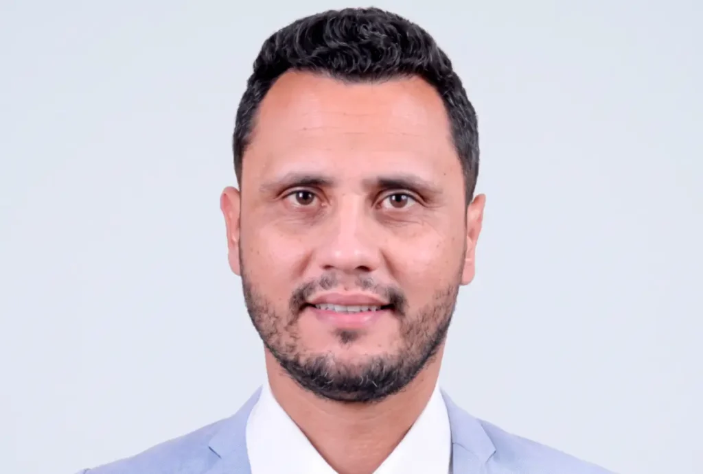 Cleitinho Azevedo (Republicanos) foi eleito governador de Minas Gerais neste domingo (4), no primeiro turno das Eleições 2026.