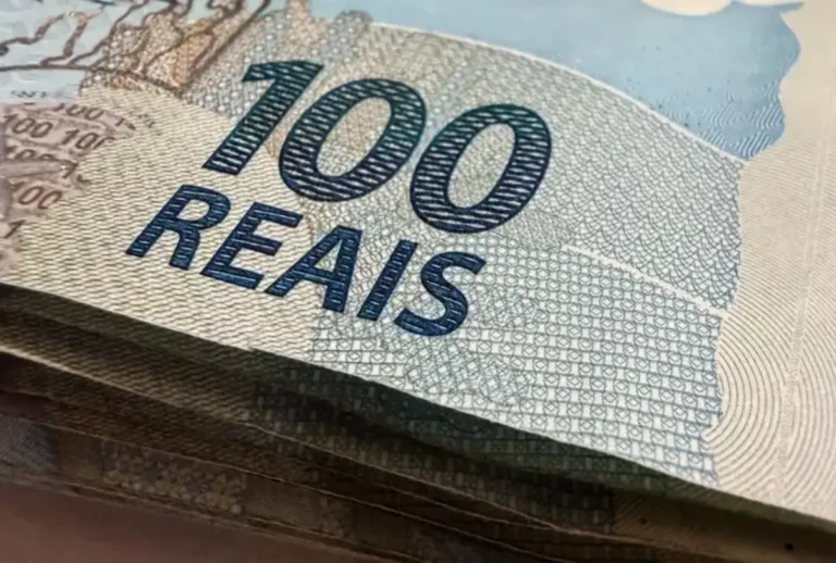 Parte dos trabalhadores brasileiros poderá receber um décimo terceiro salário menor que a remuneração mensal em 2026.