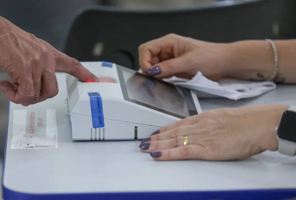 três cidades do Paraná tomaram outras decisões durante o segundo turno das Eleições 2026