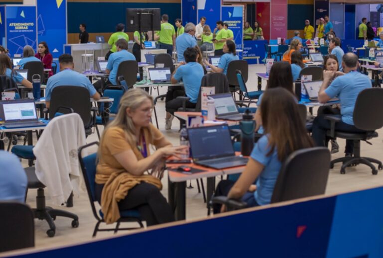 Empreendedores de Curitiba podem negociar dívidas e buscar novos investimentos em feira gratuita nesta segunda-feira (19), na sede da ACP.