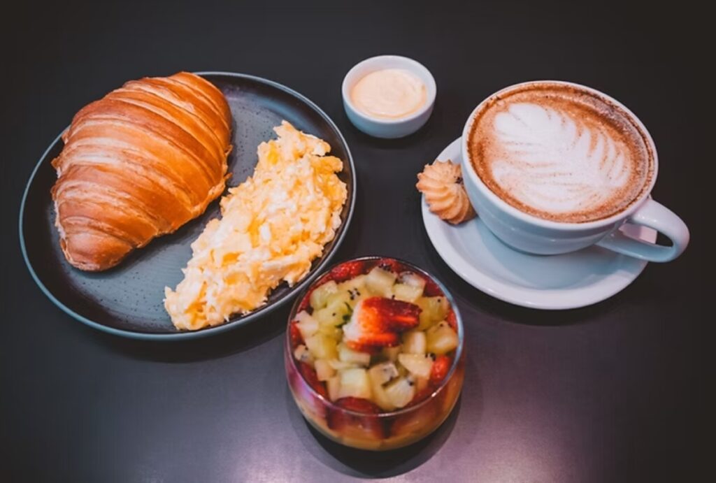 5ª edição do Festival do Café em Curitiba começa nesta quinta-feira (15) com combos de R$ 20 a R$ 30 em 50 cafeterias. Veja os participantes.