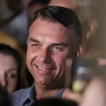 Flávio Bolsonaro vence 2º turno das Eleições 2026 no Japão