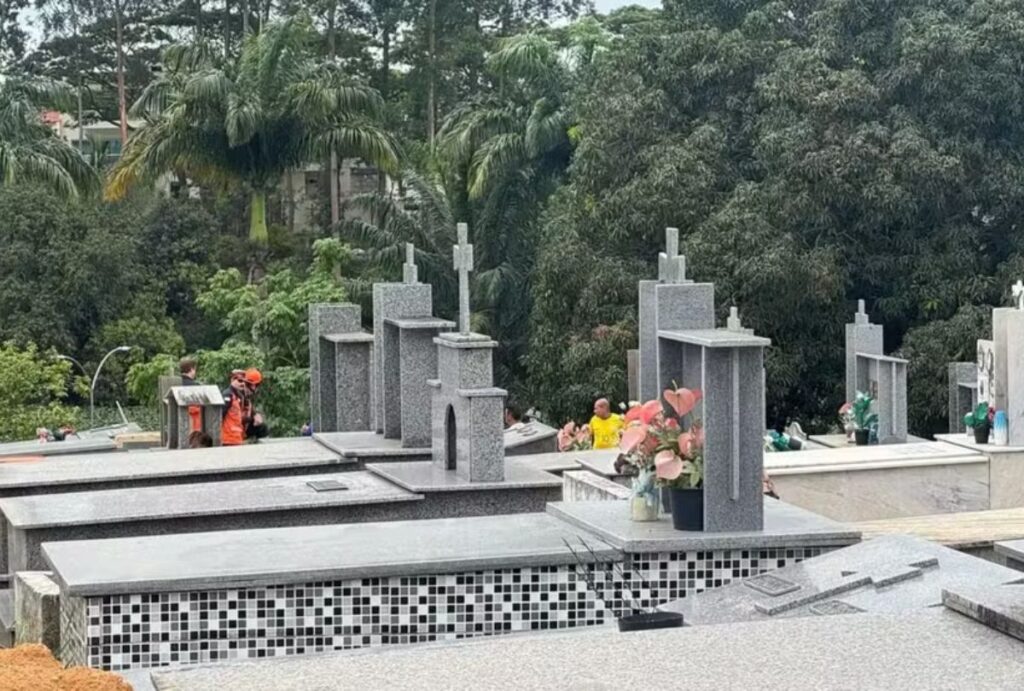 Homem morre no cemitério