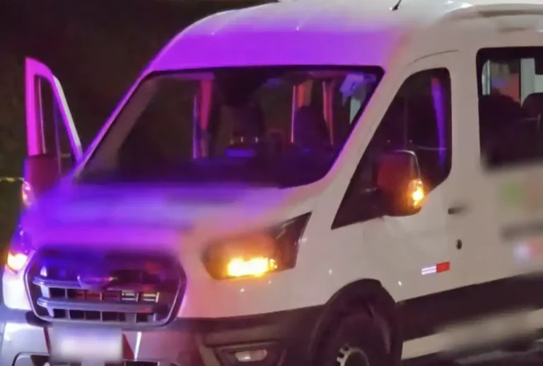 Um homem de 29 anos foi morto a tiros na frente da esposa e do filho de três anos, na noite deste domingo (11)