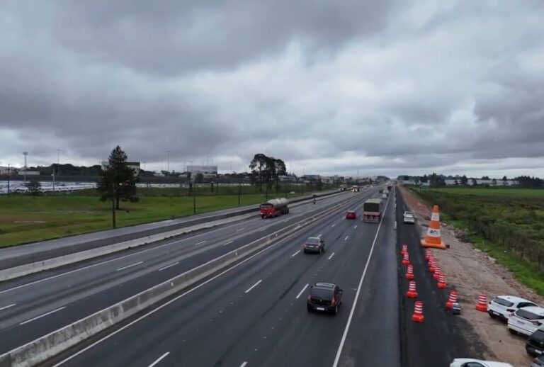 Vai para o litoral? Confira os horários de pico da BR-277 e os detalhes da nova terceira faixa liberada em São José dos Pinhais.