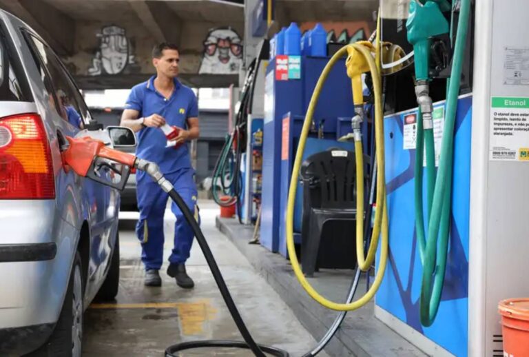 A gasolina, o diesel e o gás de cozinha terão aumento de imposto em 2027.