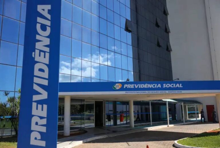 O Instituto Nacional do Seguro Social (INSS) libera novos pagamentos nesta terça-feira (27).