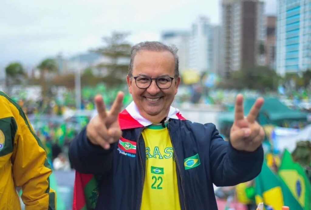 Jorginho Mello garante a reeleição no primeiro turno e terá Adriano Silva como vice-governador