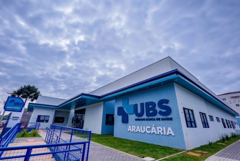 A UBS Araucária ganhou uma nova sede, com mais de 1.200 m², a unidade ampliou a equipe médica e os consultórios. Confira o novo endereço.