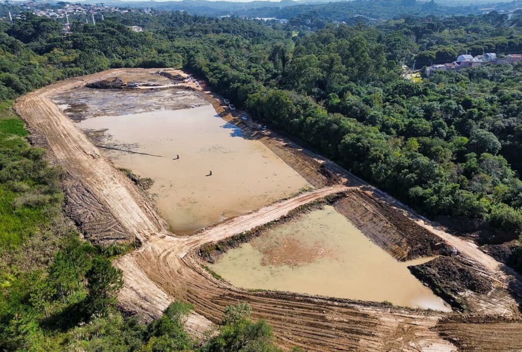 Obras de drenagem e o novo Parque Santa Cândida, em Curitiba, prometem acabar com as enchentes históricas da região.