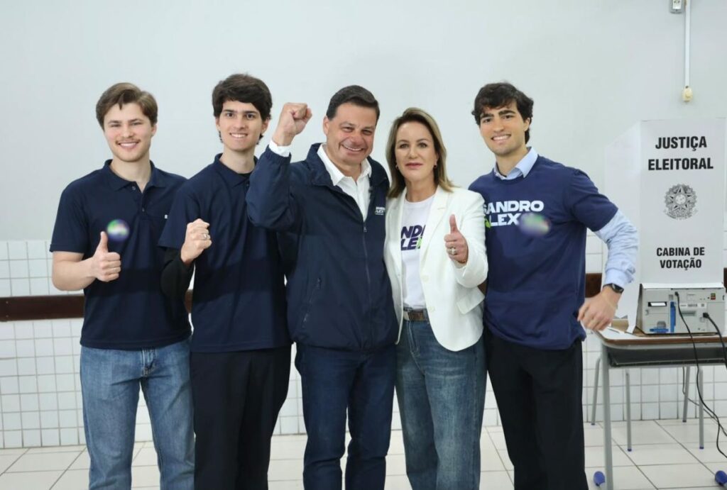 Sandro Alex e família